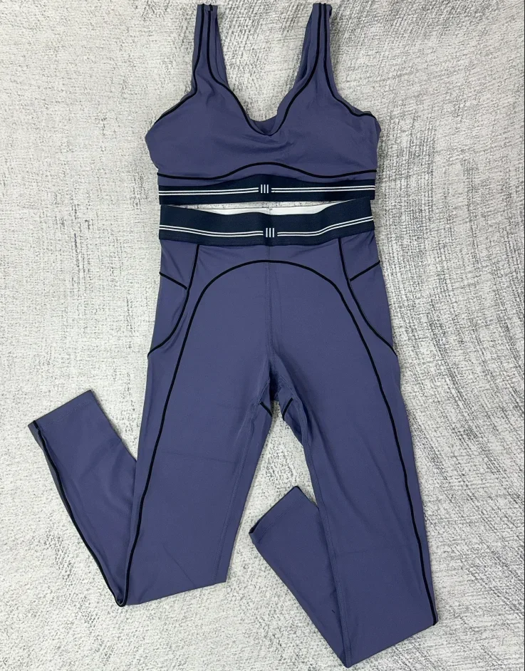 Tanktop en broek, tweedelig ad - Pilates Yoga Stretching recensie en prijs